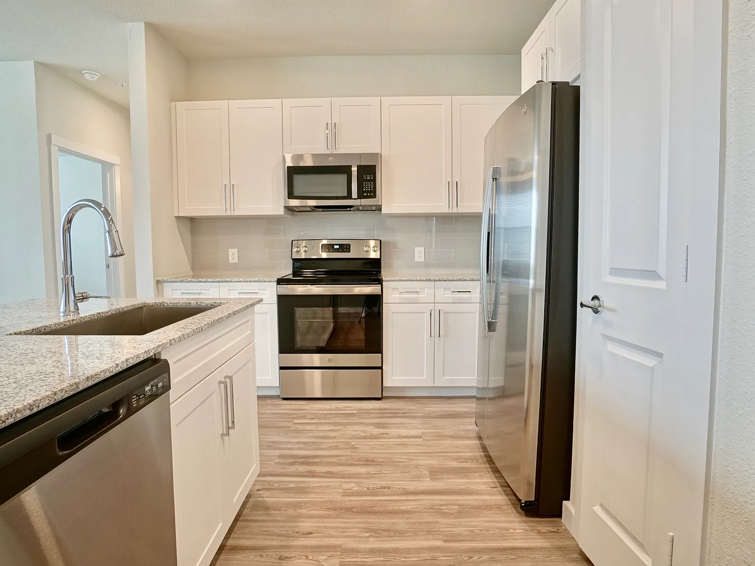 2 bed, 1180 sqft, $1,350 — Photo 4