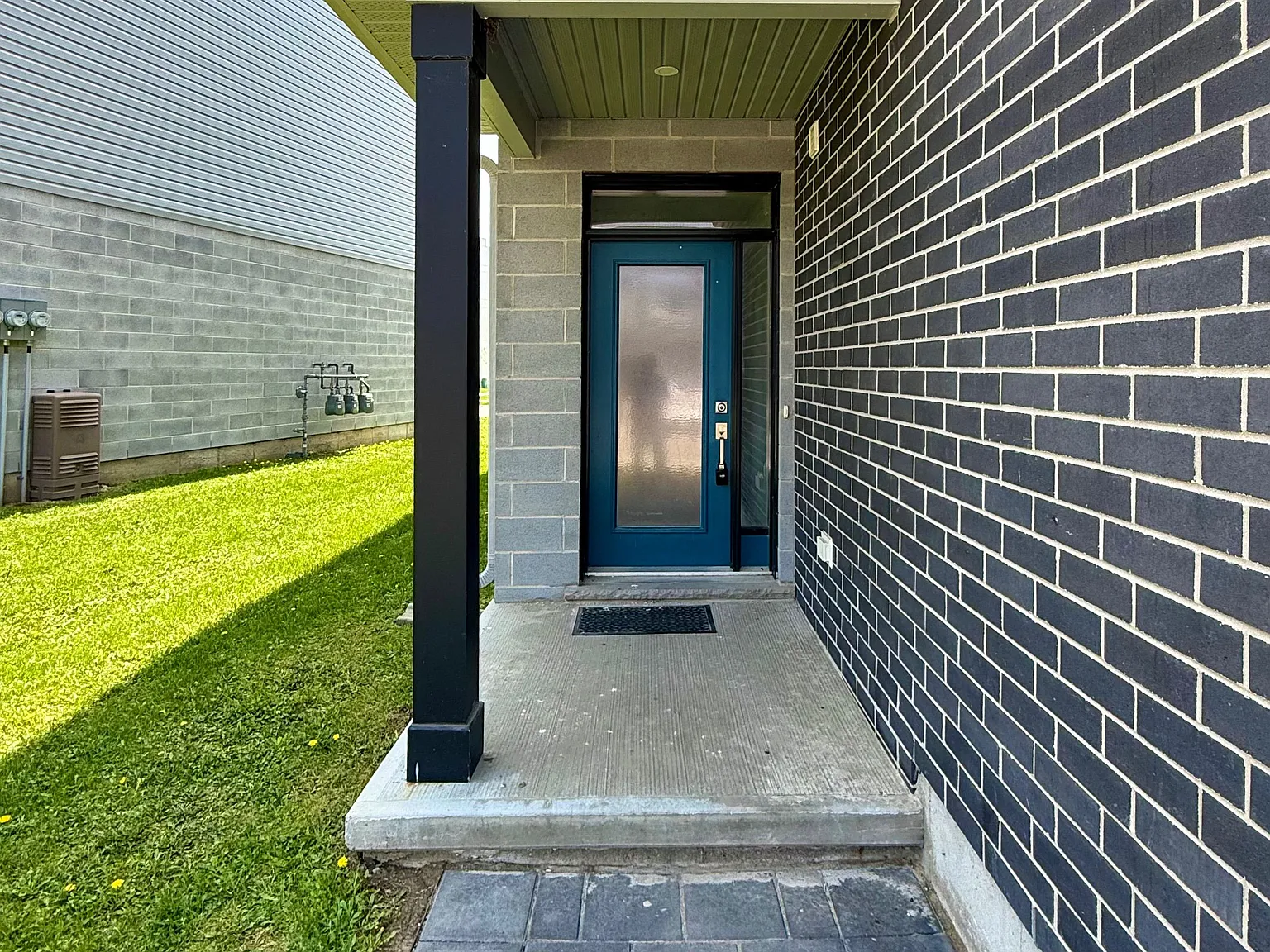 177 Edgevalley Rd — Photo 3