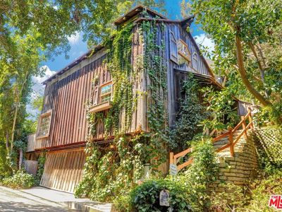 9219 Thrush Way, Los Angeles, CA, 90069