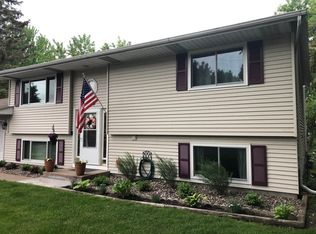 855 Westview Dr, Shoreview, MN 55126