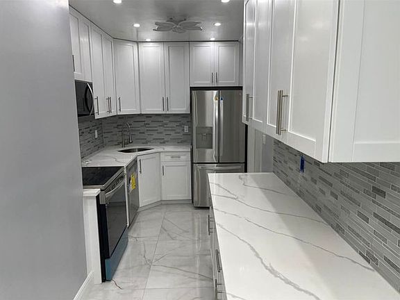 3rd image of 649 W Oakland Park Blvd Unit 2