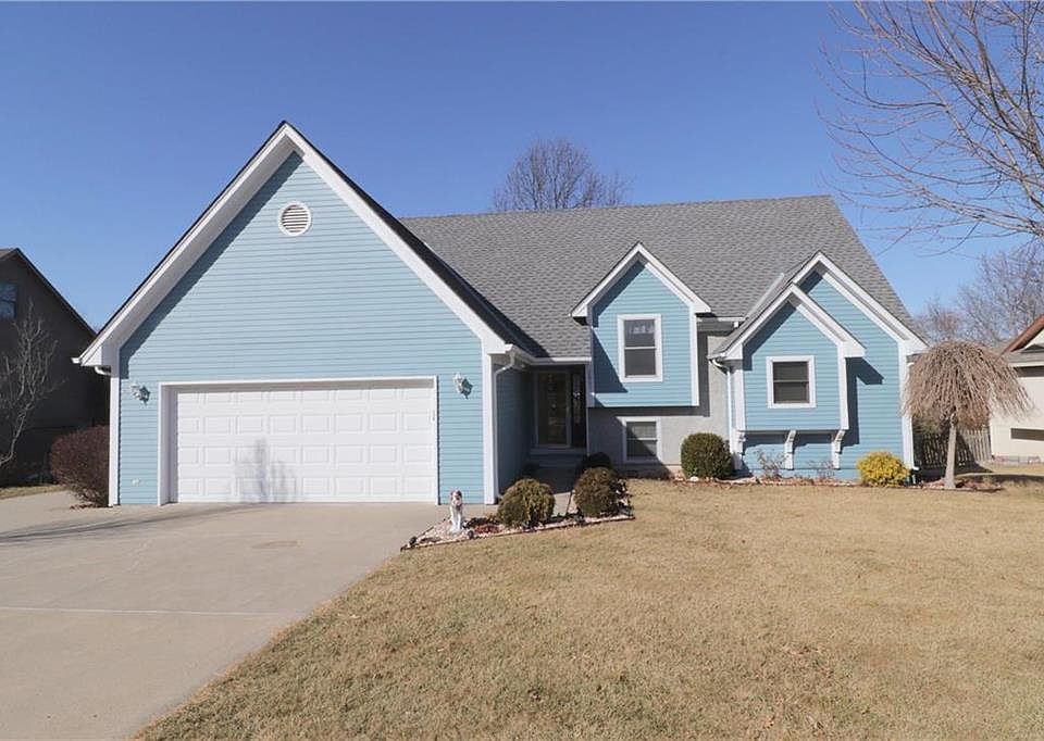 1st image of 1809 NW Westbrooke Dr