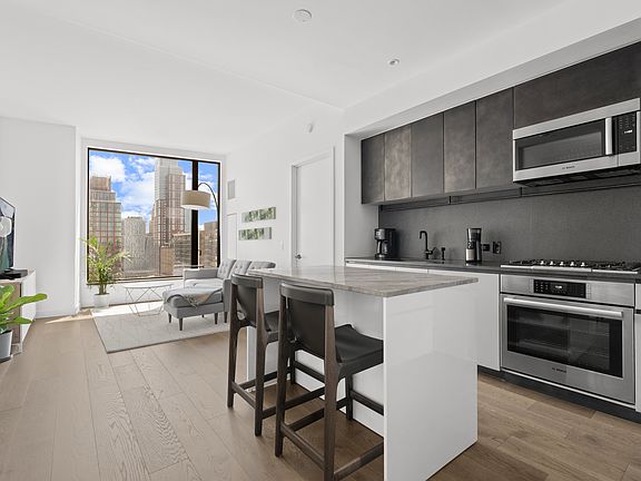 3rd image of 11 Hoyt St #23G
