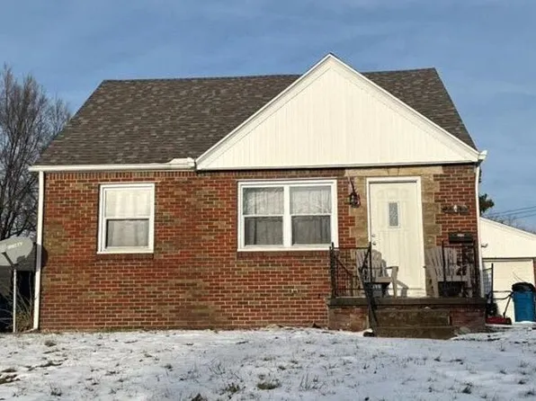 2409 Eastmoreland Dr, Oregon, OH 43616