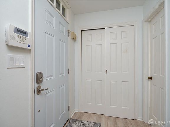 5th image of 16 Nicholson Ct #14