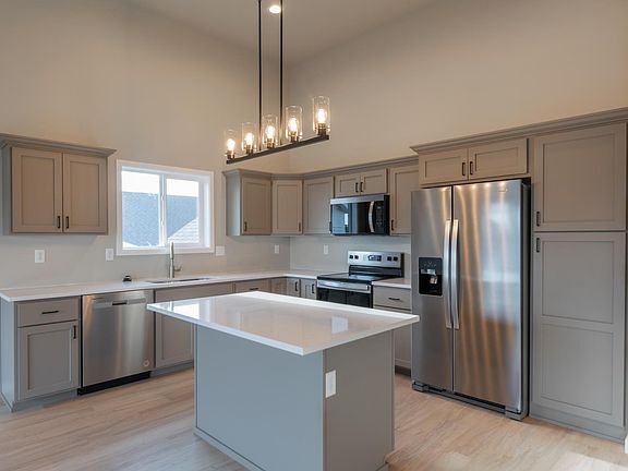 3rd image of 1879 19th St N