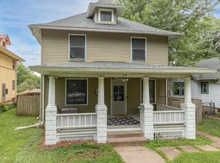 946 23rd St, Rock Island, IL 61201