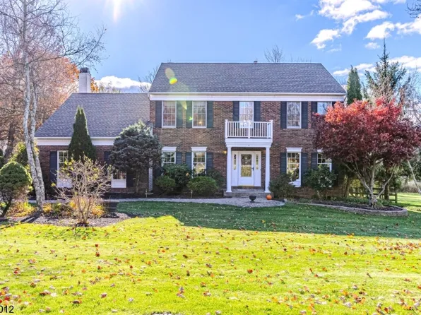 14 Triumph Ct, Mount Olive Twp., NJ 07836