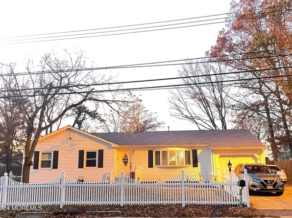 328 Mizzen Avenue, Beachwood, NJ 08722