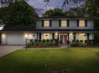 315 Beverly Rd, Barrington, IL 60010