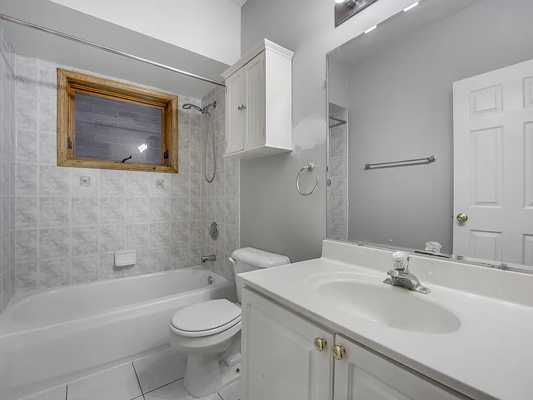 1541 W Walton St #1 — Photo 11