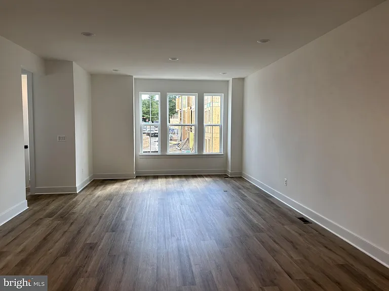 9211 Forkleaf Oak Dr — Photo 4