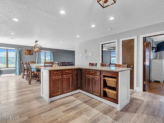 5th image of 65 Grand Central Ave #2