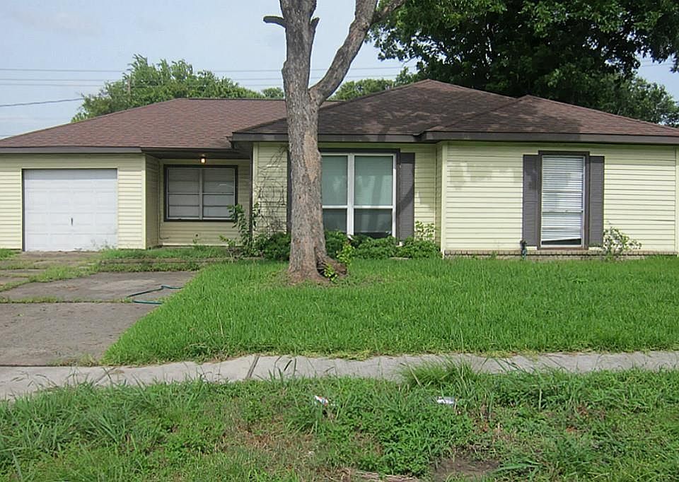 1st image of 417 Yorkshire Ave