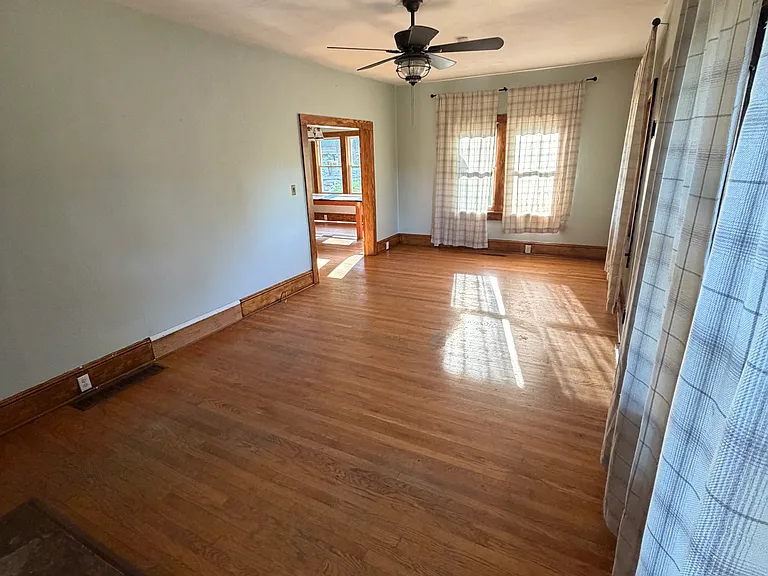 Front Room/Living Room