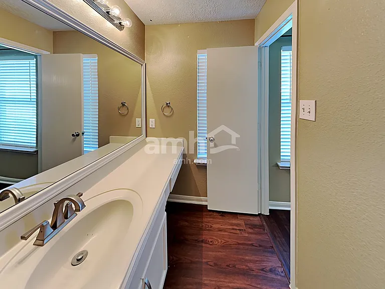 29231 Legends Green Dr — Photo 12
