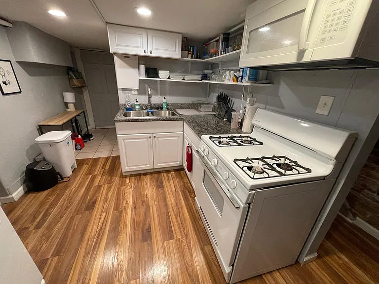 1346 N Downing St #B — Photo 4