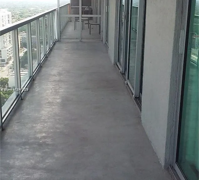 79 SW 12th St #10 — Photo 9