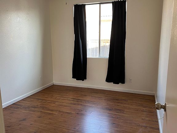 3rd image of 530 N Cawston Ave