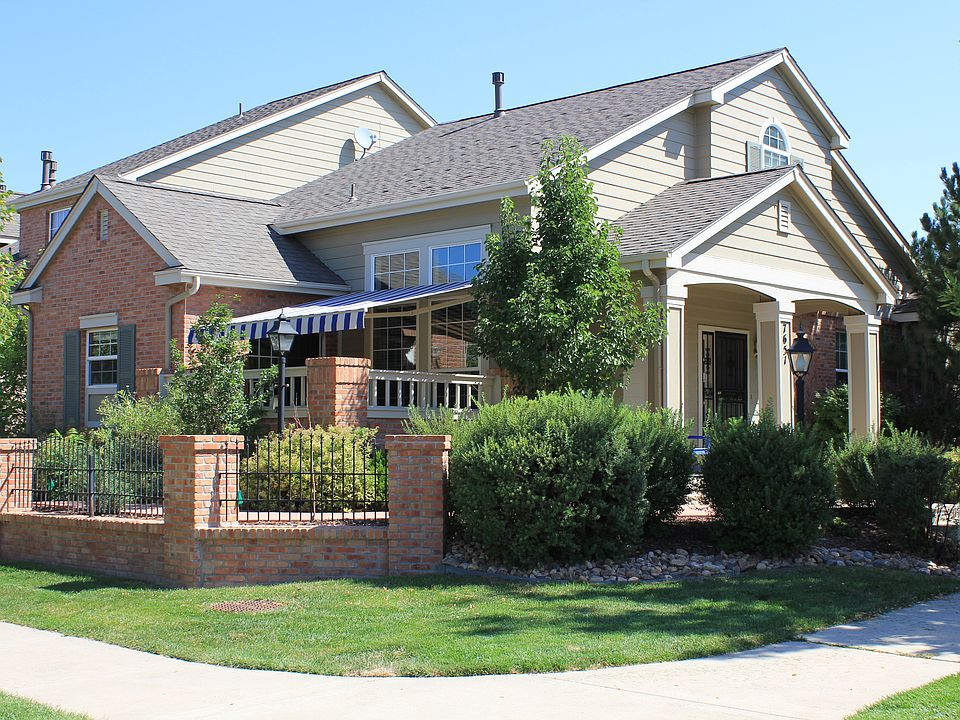Covered porch, patio with awning
