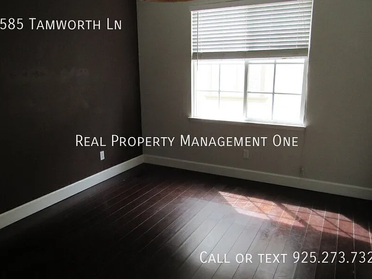 2585 Tamworth Ln — Photo 22