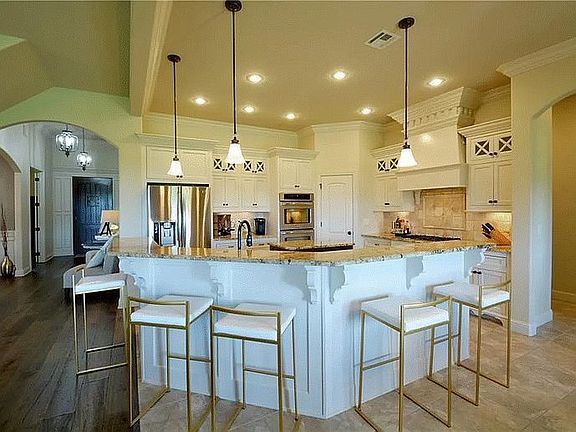 4th image of 4110 Willowbend Dr