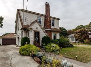 32 Lockmere Rd, Cranston, RI 02910