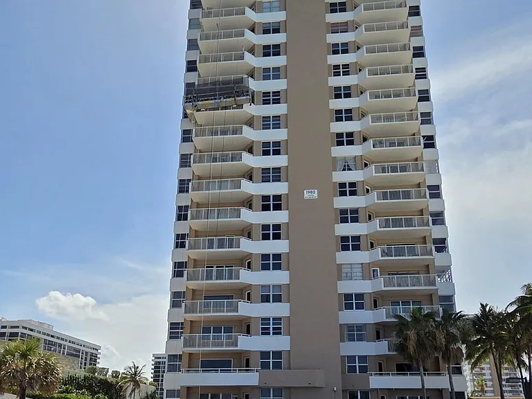 1980 S Ocean Dr #22C — Photo 1