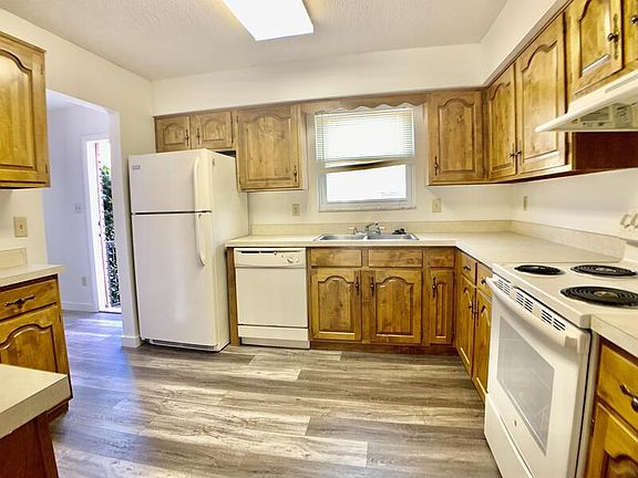 3rd image of 200 Saint Andrews Blvd APT 3105