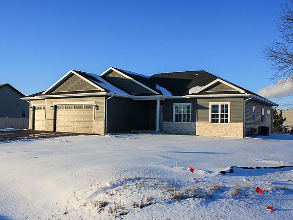 3rd image of 365 W Heron Dr