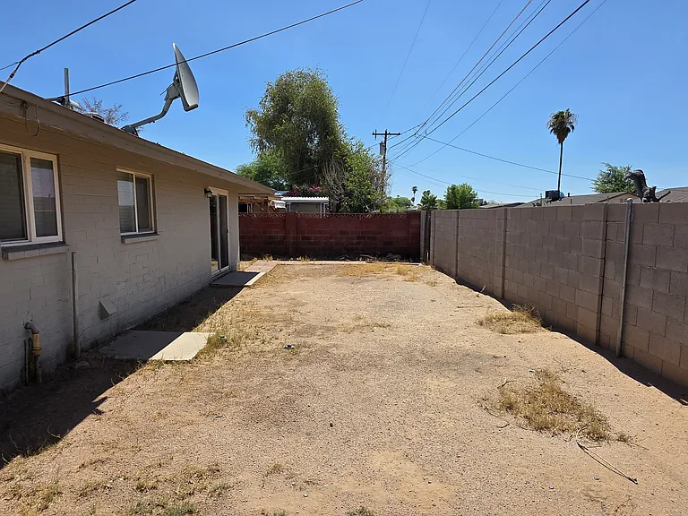 1201 E Barcelona Ave — Photo 9