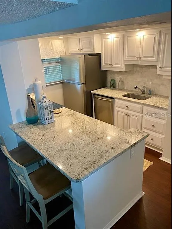2 bed, 2.0 bath, 1260 sqft, $5,500 — Photo 2