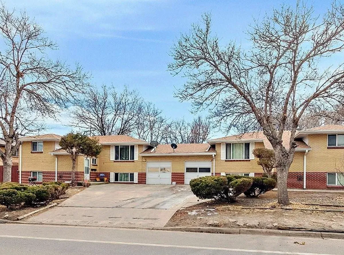 Building Photo - 7350 W 20th Ave #C