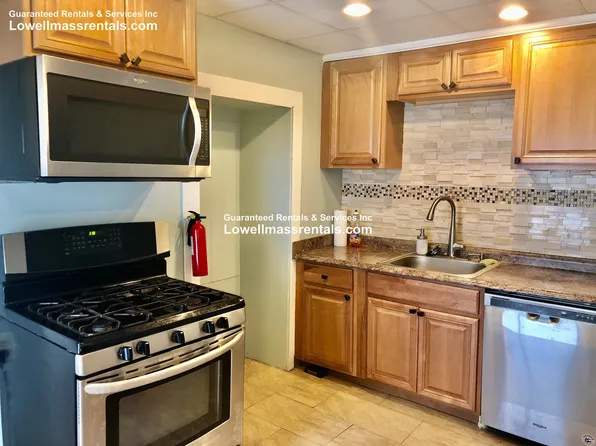 43 Marginal St, Lowell, MA 01851