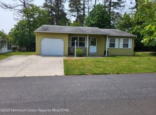 4 Eaton La, Whiting, NJ 08759