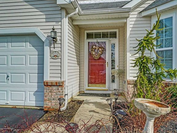4th image of 435 Monticello Ln