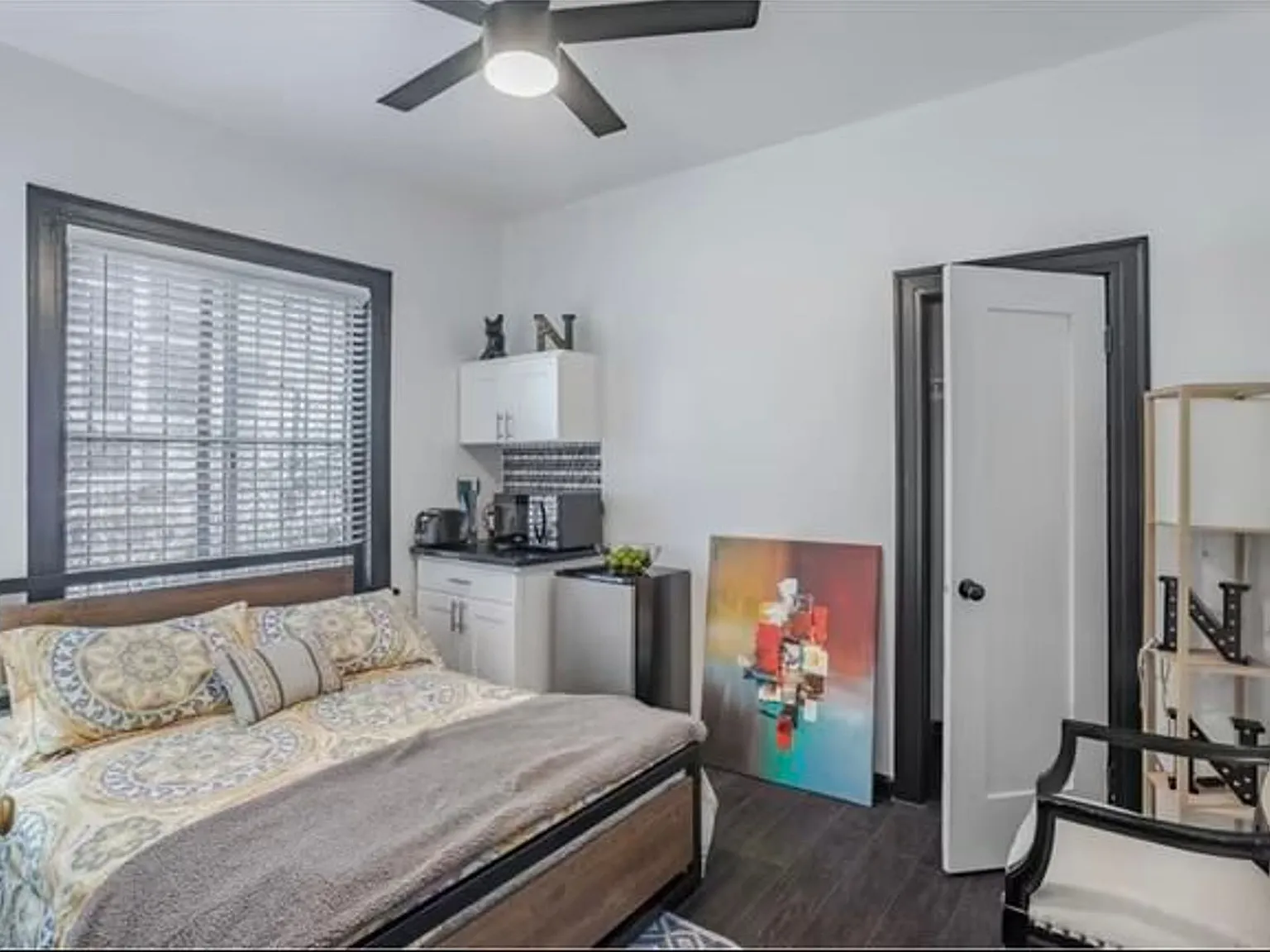 St. Moritz Apartments — Photo 1