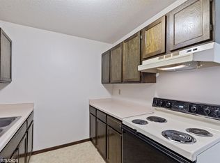 215 County Road B2 #132, Saint Paul, MN 55117