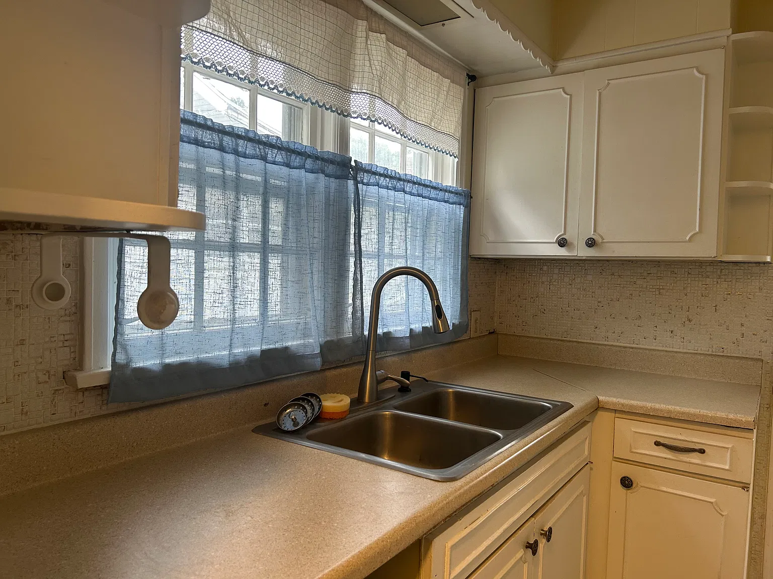 2 bed, 726 sqft, $1,600 — Photo 1