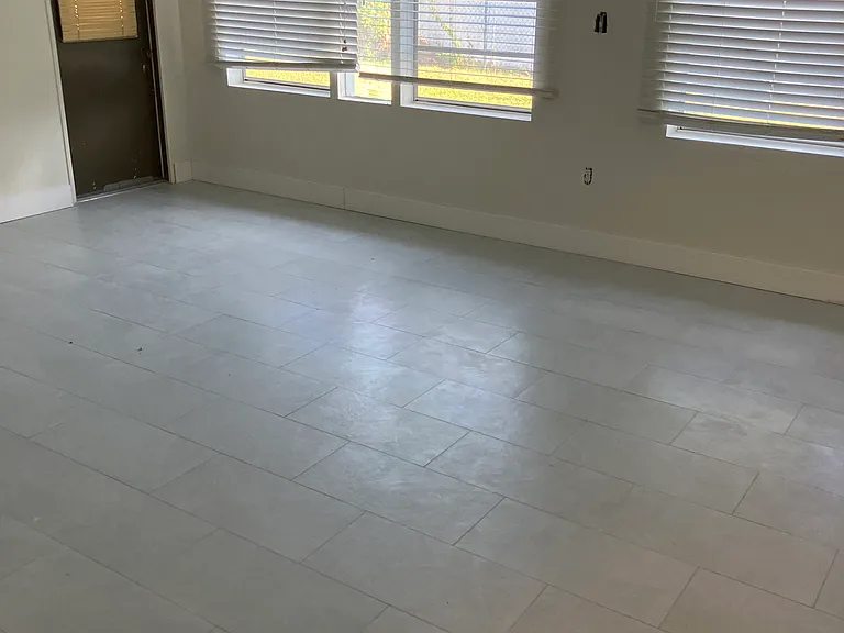 1449 Collins Rd — Photo 15