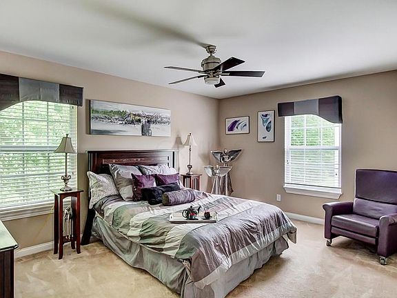 4th image of 3819 Trellis Ln #83