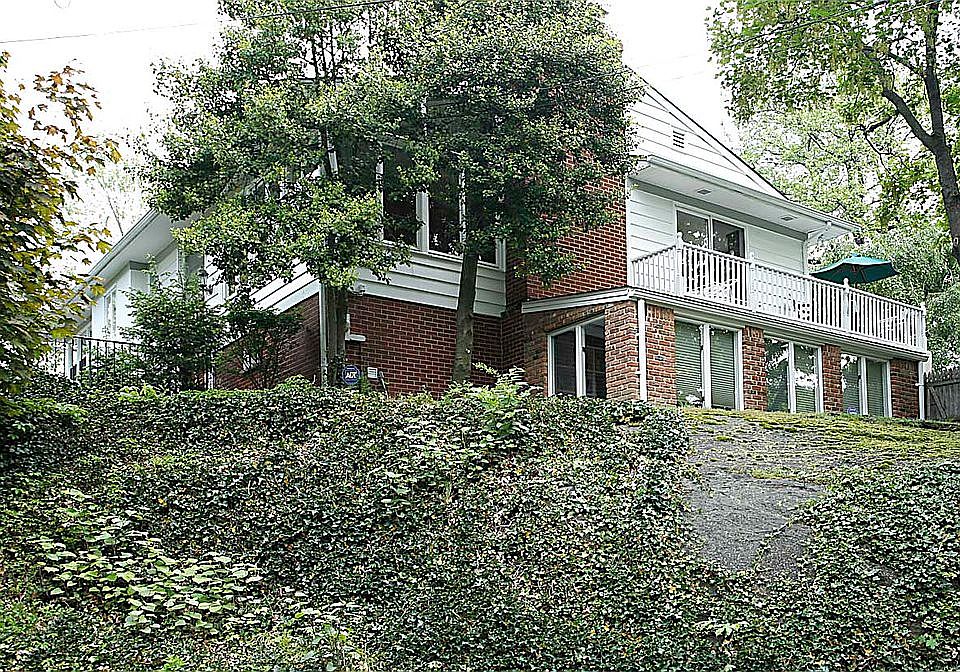 1st image of 105 Undercliff St