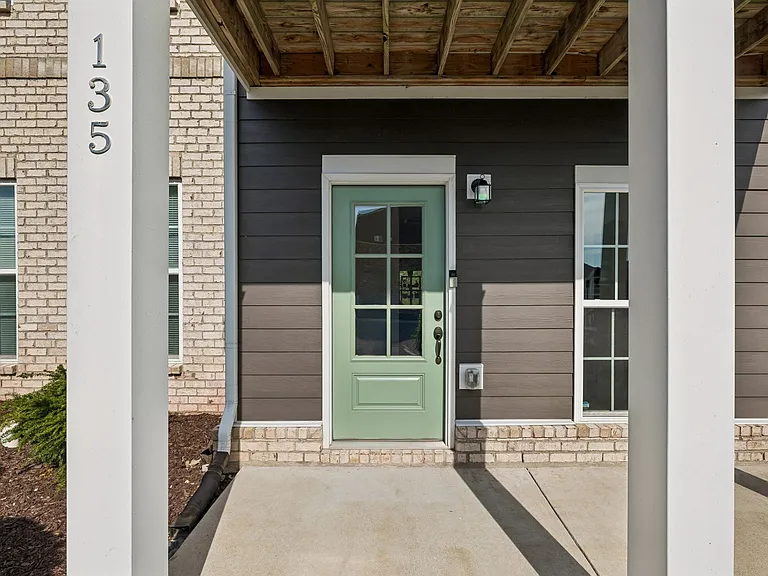 135 Harvard Dr — Photo 3