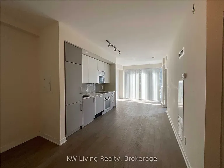 17 Dundonald St #509 — Photo 14