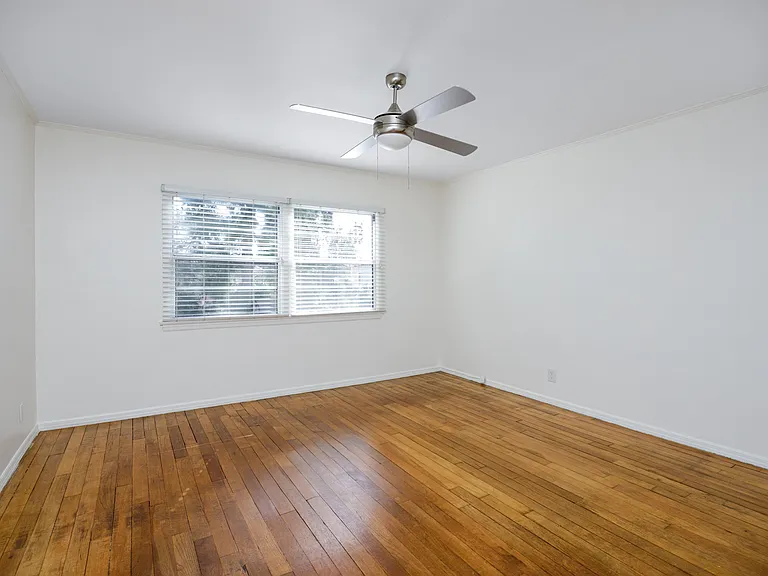 6209-6226 W Olympic Blvd — Photo 11