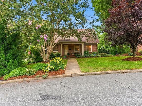 4th image of 104 Hawthorne Ln