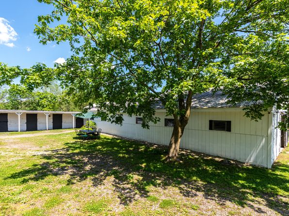 402 Perrin Rd, Woodstock, CT 06281
