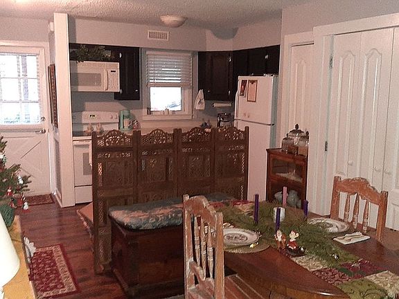 2nd image of 31 Mountain View Ct