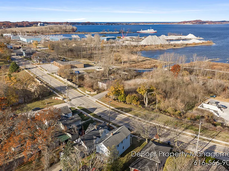 1621 Lakeshore Dr #2 — Photo 28