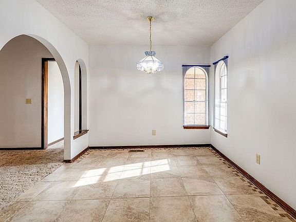 4th image of 209 W Grand Teton Ct
